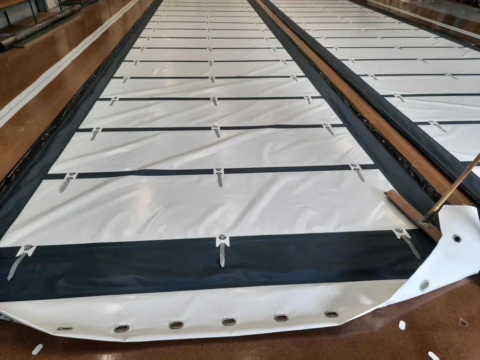 Bok plandeki 900g firanka do naczepy